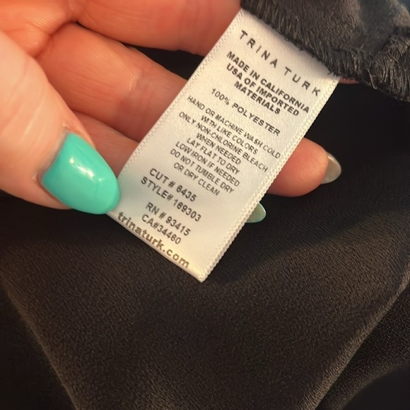 Trina Turk Sheath Dress Sleeveless Asymmetrical Hem Pockets Size Small Black - Picture 8 of 9